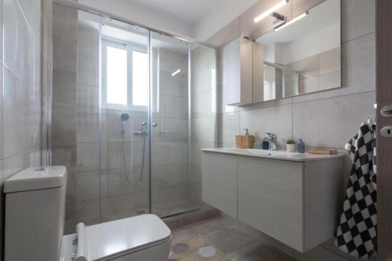 New Spacious Apartment Located In Piraeus Ngoại thất bức ảnh